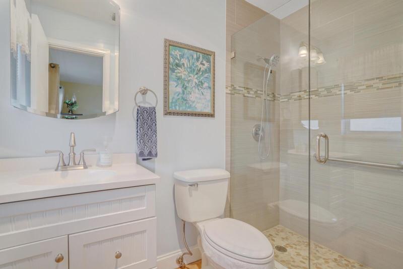  Condo & Townhome Photos