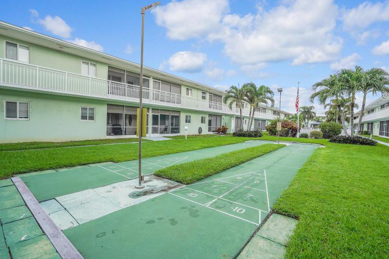  Condo & Townhome Photos