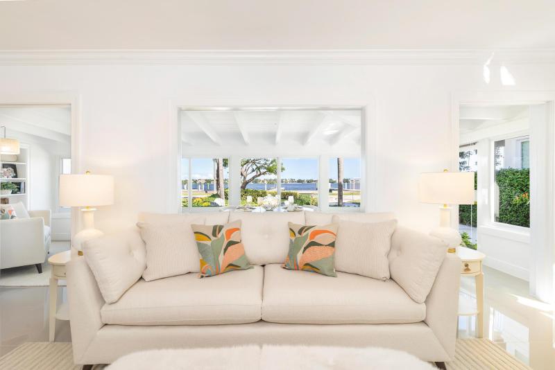  Single Family Homes Photo 11:  West Palm Beach,  FL 33405