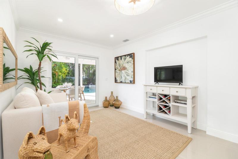  Single Family Homes Photo 20:  West Palm Beach,  FL 33405