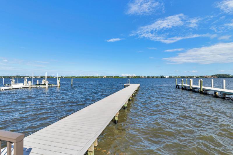  Single Family Homes Photo 5:  West Palm Beach,  FL 33405
