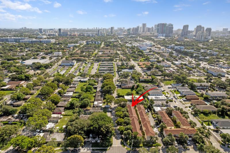  Condo & Townhome Photos