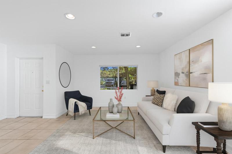  Condo & Townhome Photos