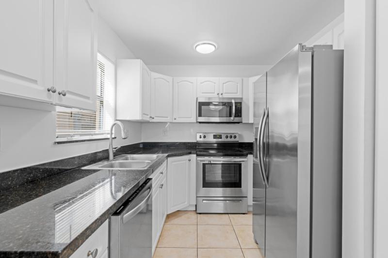  Condo & Townhome Photos
