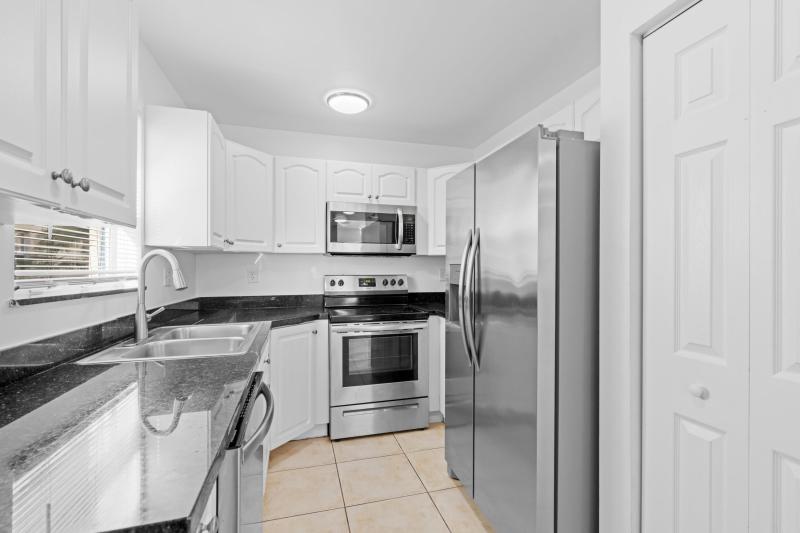  Condo & Townhome Photos