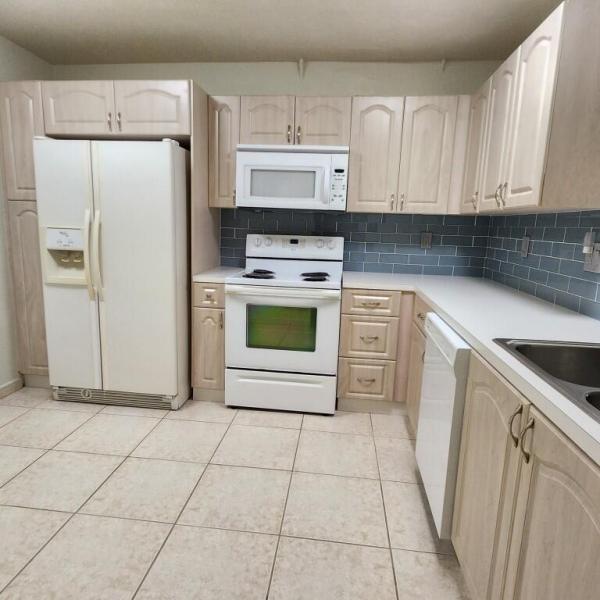  Condo & Townhome Photos