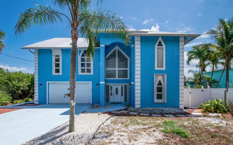 First Photo for Home For Sale at 3775 NE Skyline Jensen Beach, FL. 34957