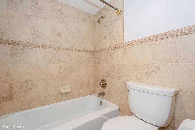  Condo & Townhome Photos
