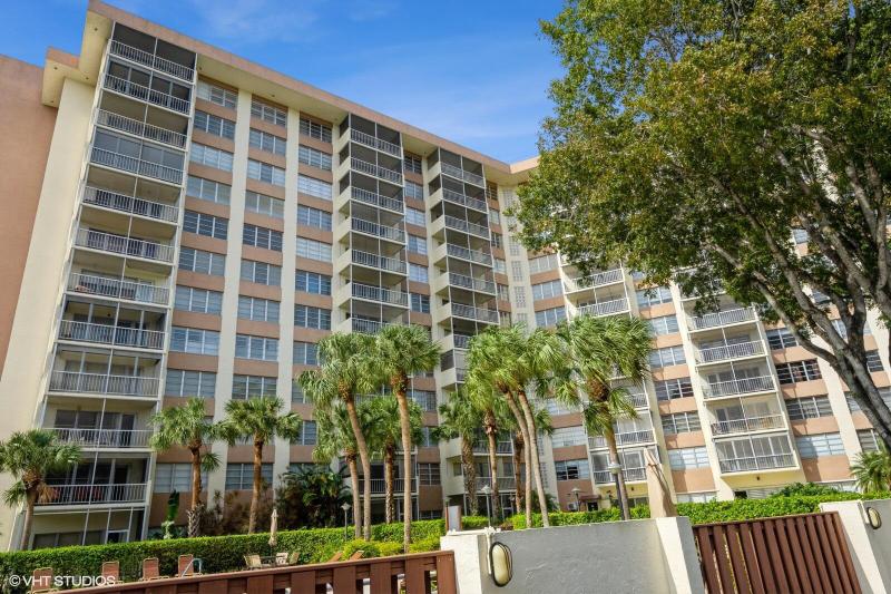  Condo & Townhome Photos