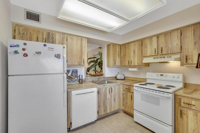  Condo & Townhome Photos