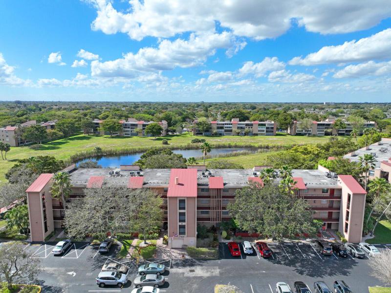 Condo & Townhome Photos
