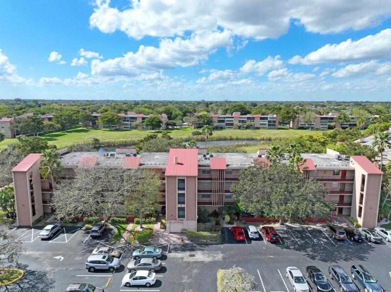  Condo & Townhome Photos