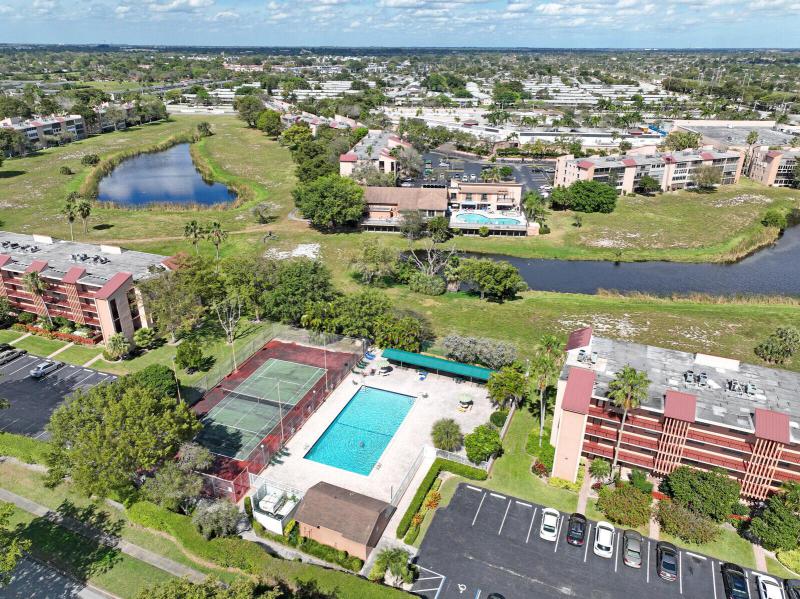  Condo & Townhome Photos