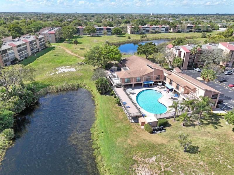  Condo & Townhome Photos