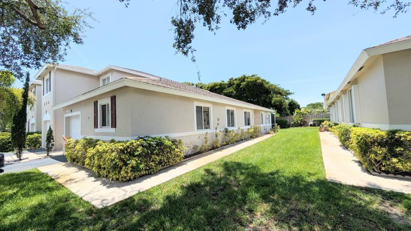  Condo & Townhome Photos