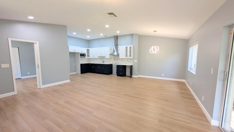  Condo & Townhome Photos