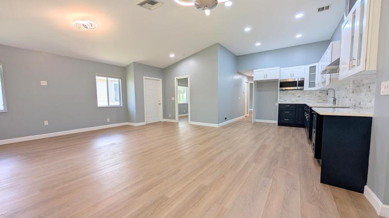  Condo & Townhome Photos