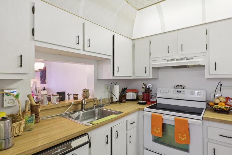  Condo & Townhome Photos