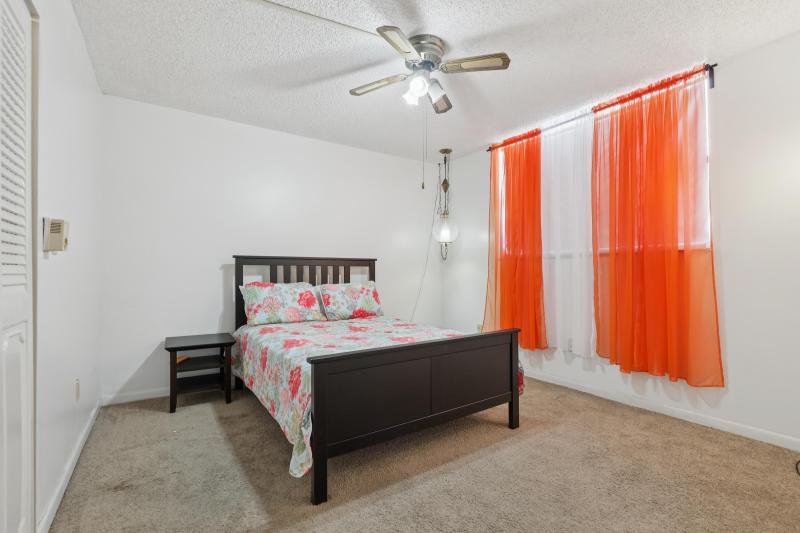  Condo & Townhome Photos