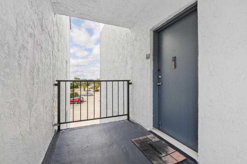 Condo & Townhome Photos